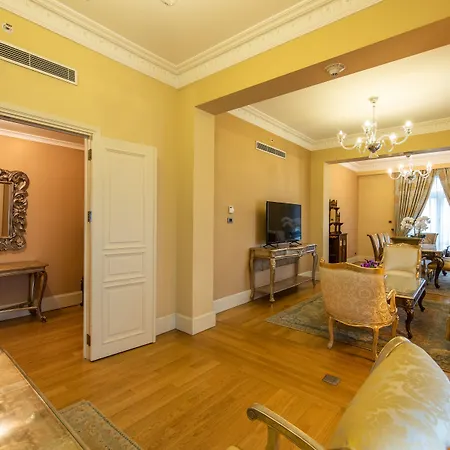 ホテル ペラ パレス