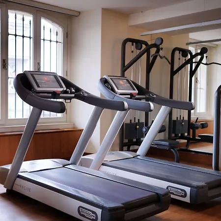 ホテル ペラ パレス