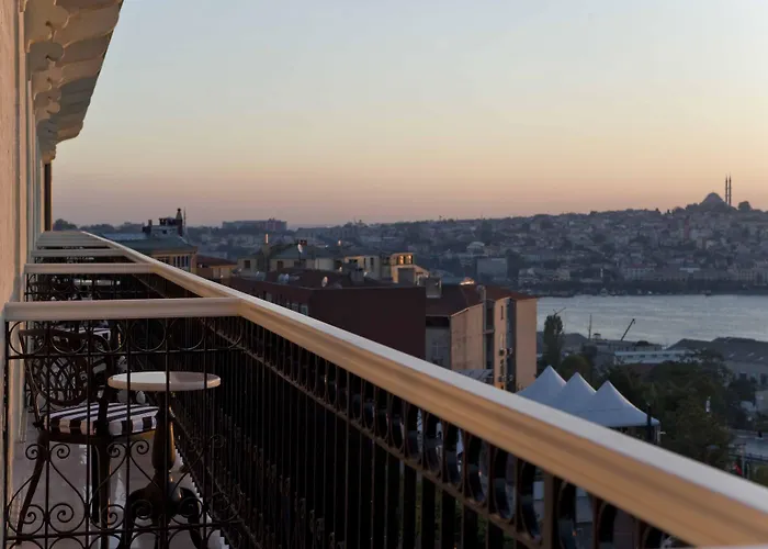 Pera Palace Hotell 5*